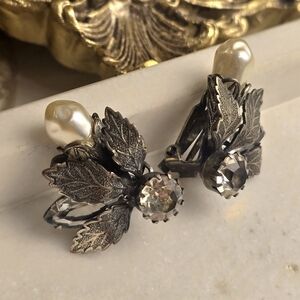 Vintage Silver and Faux Pearl Clip On Earrings.